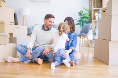 Çocukla güzel bir aile.
