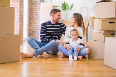 Çocukla güzel bir aile.