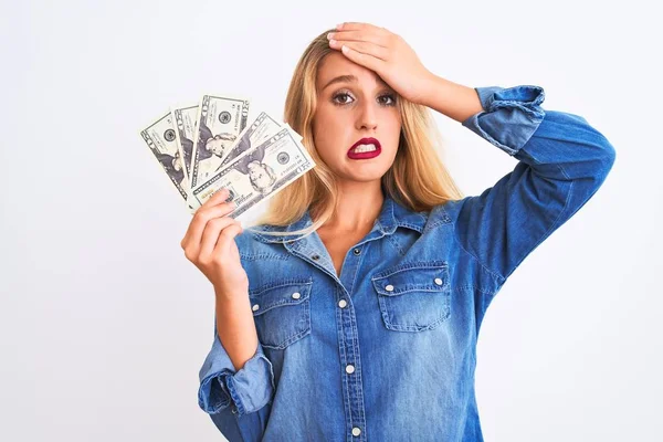 Jonge Mooie Blonde Vrouw Met Dollars Staande Geïsoleerde Witte Achtergrond — Stockfoto