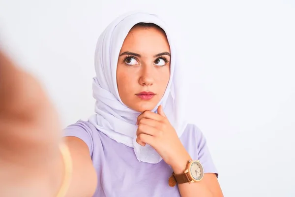 Beautiful Arabian Girl Wearing Hijab Make Selfie Camera Isolated White — Stock Photo, Image