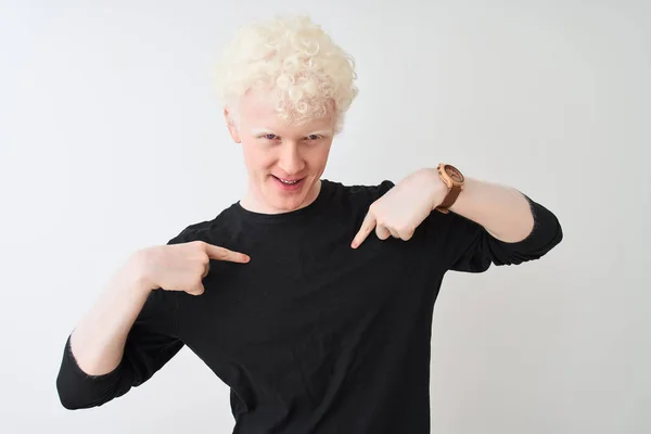 Ung Albino Blond Man Bär Svart Shirt Stående Över Isolerad — Stockfoto