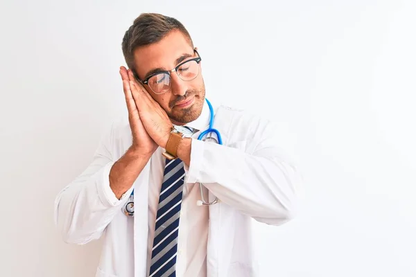 Young Handsome Doctor Man Wearing Stethoscope Isolated Background Sleeping Tired — 스톡 사진