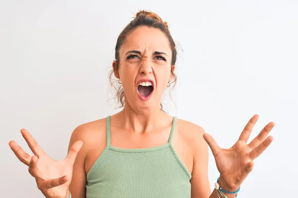 Jonge Roodharige Vrouw Draagt Een Broodje Geïsoleerde Achtergrond Gek Gek — Stockfoto