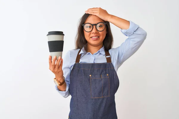 Jonge Chinese Barista Vrouw Draagt Een Bril Met Koffie Geïsoleerde — Stockfoto