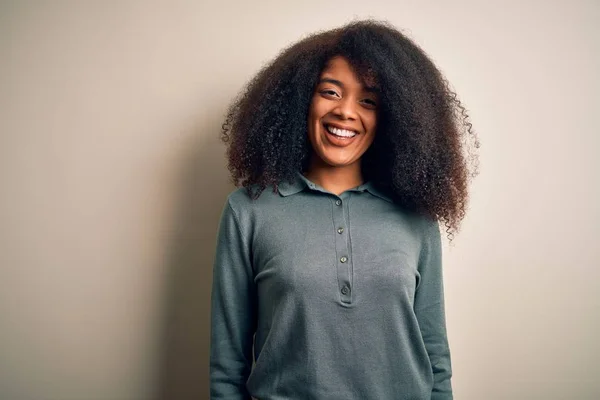 Young Beautiful African American Woman Afro Hair Standing Isolated Background — 스톡 사진