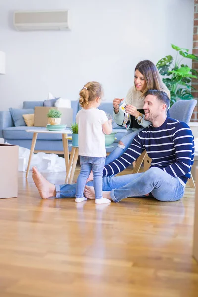 Hermosa Familia Con Niño — Foto de Stock