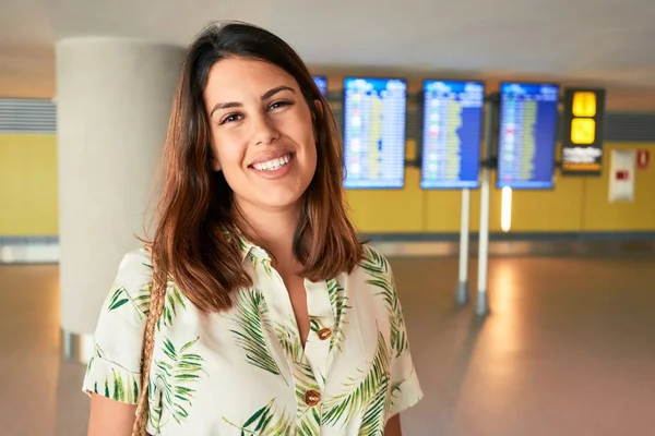 Jovem Viajante Mulher Aeroporto — Fotografia de Stock