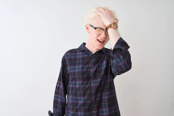 Ung Albino Blond Man Bär Casual Skjorta Och Glasögon Över — Stockfoto