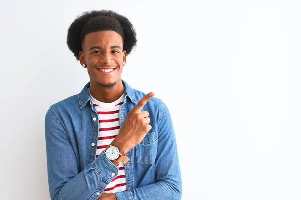 Homem Afro Americano Vestindo Camiseta Listrada Casaco Ganga Sobre Fundo — Fotografia de Stock