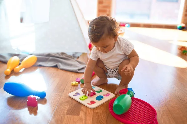 Adorable Toddler Learning Numbers Using Maths Puzzle Lots Toys Kindergarten — Stock Photo, Image