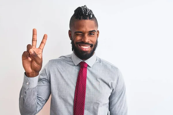 Hombre Negocios Afroamericano Con Trenzas Con Corbata Pie Sobre Fondo — Foto de Stock