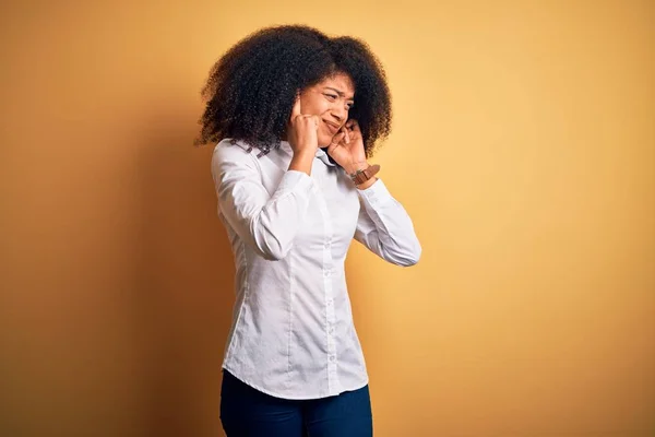 Jovem Mulher Elegante Afro Americana Bonita Africana Com Cabelo Afro — Fotografia de Stock