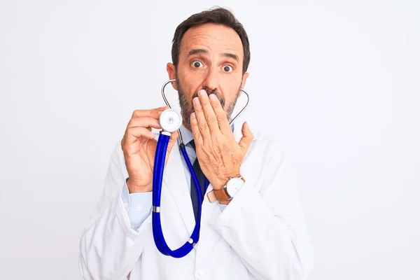 Middle Age Doctor Man Using Stethoscope Standing Isolated White Background — 스톡 사진