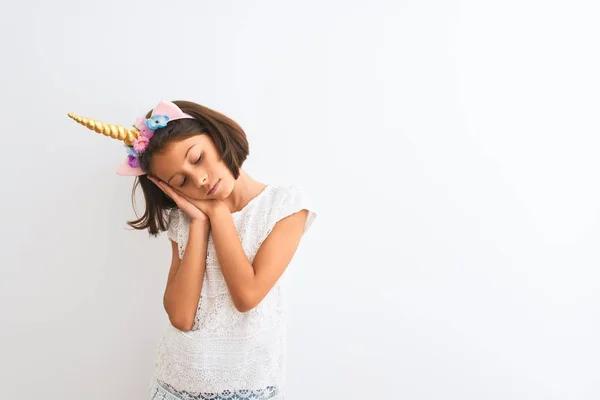 Gyönyörű Gyermek Lány Visel Unikornis Diadem Felett Áll Elszigetelt Fehér — Stock Fotó