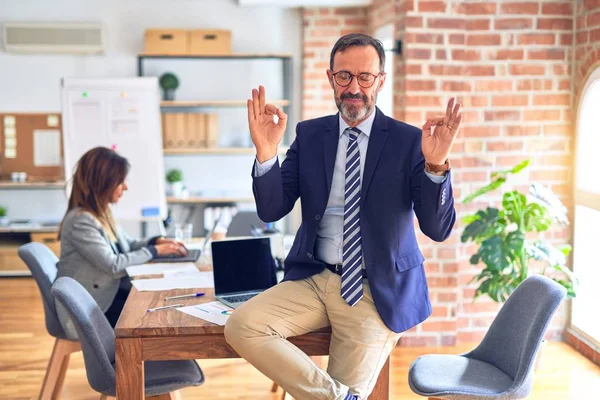 Middle Age Handsome Businessman Wearing Glasses Sitting Desk Office Relax — ストック写真