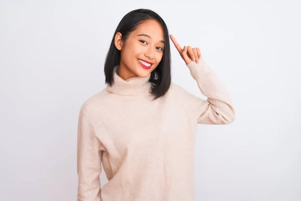 Young Chinese Woman Wearing Turtleneck Sweater Standing Isolated White Background — Stock Photo, Image