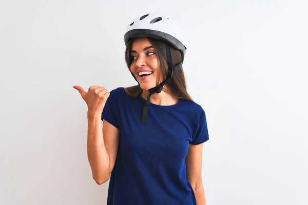 Jonge Mooie Fietser Vrouw Dragen Veiligheid Fiets Helm Geïsoleerde Witte — Stockfoto