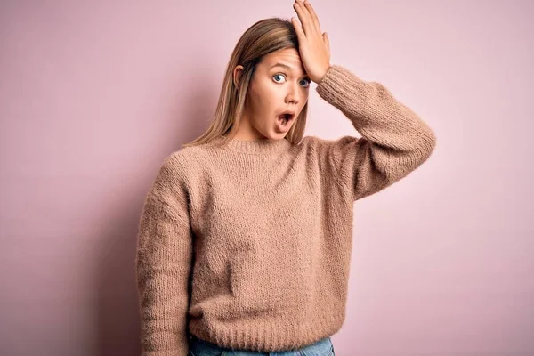 Young Beautiful Blonde Woman Wearing Winter Wool Sweater Pink Isolated — 图库照片