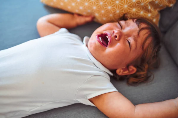 Portret Van Schattig Klein Meisje — Stockfoto