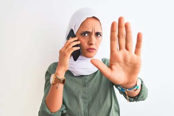 Young Arab Woman Wearing Hijab Talking Smartphone Isolated Background Open — Stok fotoğraf