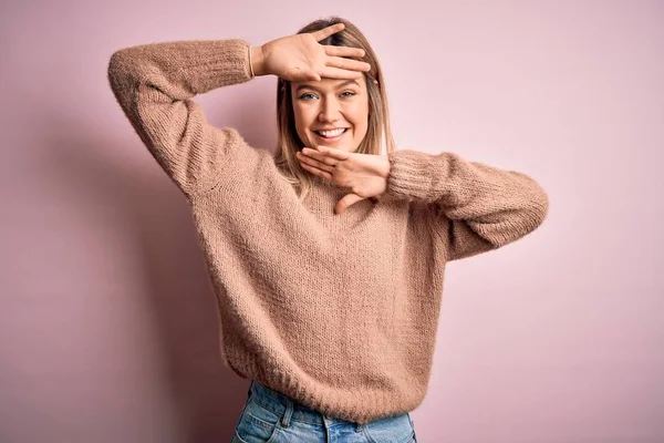 Young Beautiful Blonde Woman Wearing Winter Wool Sweater Pink Isolated — 스톡 사진