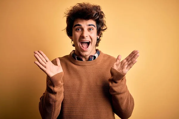 Young Handsome Man Wearing Casual Shirt Sweater Isolated Yellow Background — Stock Photo, Image