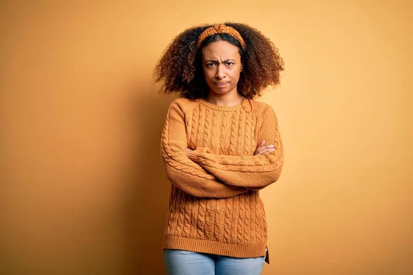 Jovem Afro Americana Com Cabelo Afro Vestindo Camisola Casual Sobre — Fotografia de Stock