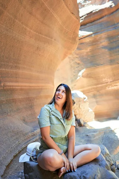 Young Beauitufl Hiker Woman Trekking Natural Orange Mountain Summer Holidays — Stock Photo, Image