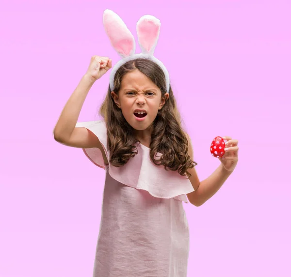 Barna Hispán Lány Visel Húsvéti Nyúl Füle Bosszús Csalódott Kiabálás — Stock Fotó