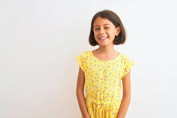 Молодая Красивая Девочка Желтом Цветочном Платье Стоит Изолированном Белом Фоне — стоковое фото