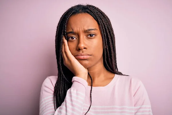 Close Young African American Woman Wearing Pink Sweater Isolated Background — Stock Photo, Image