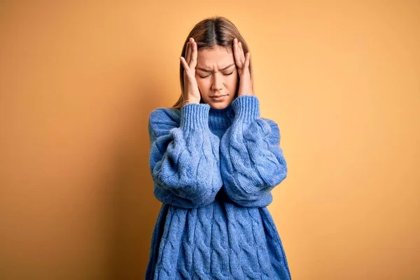 Young Beautiful Blonde Woman Wearing Turtleneck Sweater Yellow Isolated Background — Stok fotoğraf