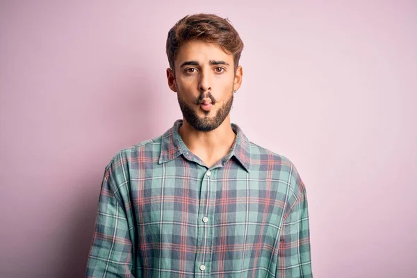 Young Handsome Man Beard Wearing Casual Shirt Standing Pink Background — 图库照片