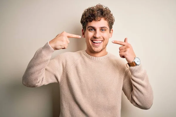 Young Blond Handsome Man Curly Hair Wearing Casual Sweater White — Stok Foto