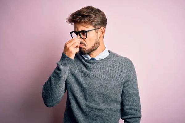 Young Handsome Man Beard Wearing Glasses Sweater Standing Pink Background — Stockfoto