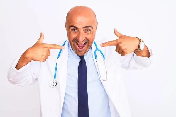 Middle Age Doctor Man Wearing Stethoscope Tie Standing Isolated White — Stok fotoğraf