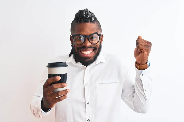 African American Businessman Braids Drinking Coffee Isolated White Background Screaming — Stok fotoğraf