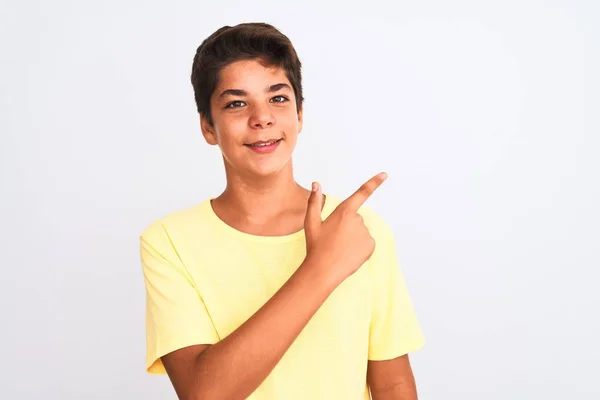 Bonito Adolescente Menino Sobre Fundo Isolado Branco Alegre Com Sorriso — Fotografia de Stock