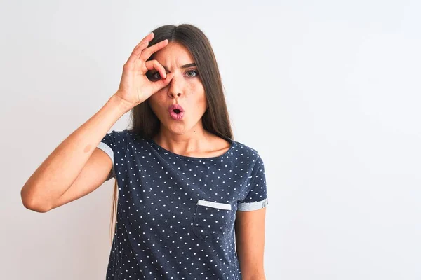 Ung Vacker Kvinna Bär Blå Casual Shirt Stående Över Isolerad — Stockfoto