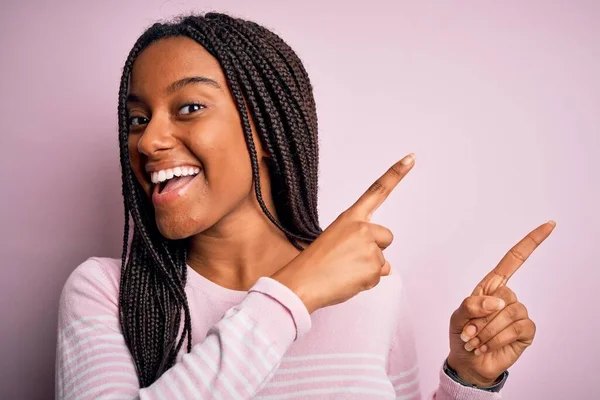 Close Young African American Woman Wearing Pink Sweater Isolated Background — ストック写真