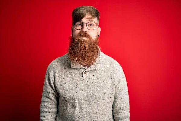 Hombre Pelirrojo Irlandés Guapo Con Barba Vistiendo Suéter Casual Gafas — Foto de Stock