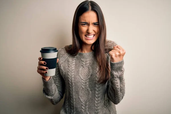 Jong Mooi Brunette Vrouw Drinken Glas Koffie Geïsoleerde Witte Achtergrond — Stockfoto