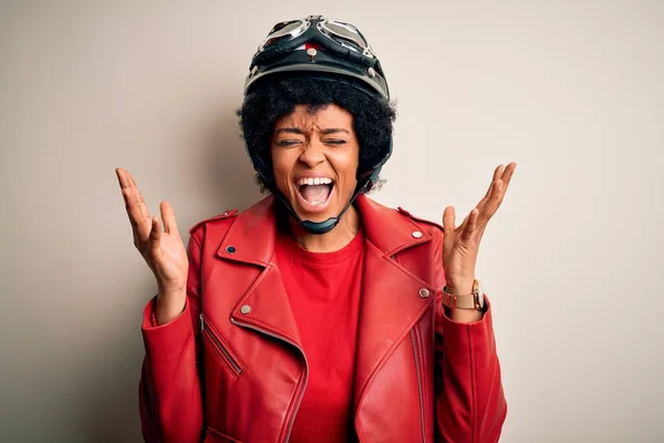 Young African American Afro Motorcyclist Woman Curly Hair Wearing Motorcycle — Stockfoto