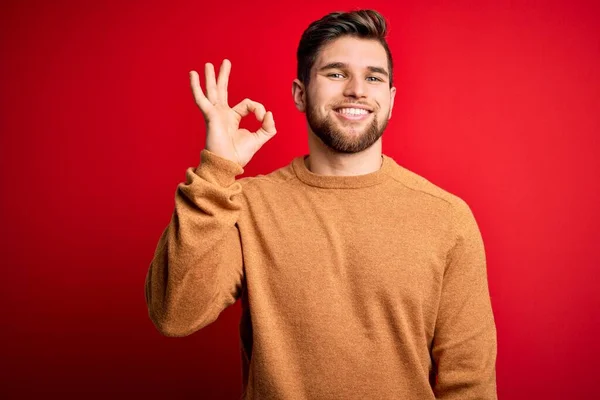 Young Blond Man Beard Blue Eyes Wearing Casual Sweater Red — 스톡 사진