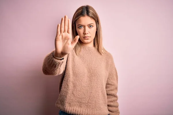 Young Beautiful Blonde Woman Wearing Winter Wool Sweater Pink Isolated — Stockfoto