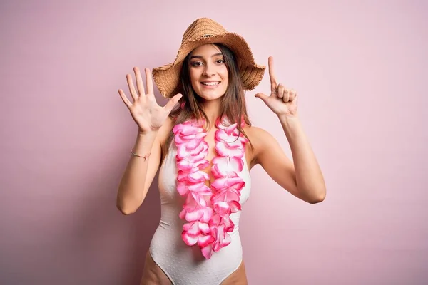 Young Beautiful Brunette Woman Vacation Wearing Swimsuit Hawaiian Flowers Lei — Stock Photo, Image