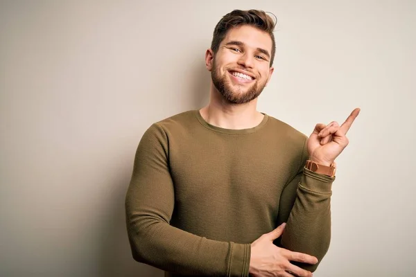 Young Blond Man Beard Blue Eyes Wearing Green Sweater White — Stok fotoğraf