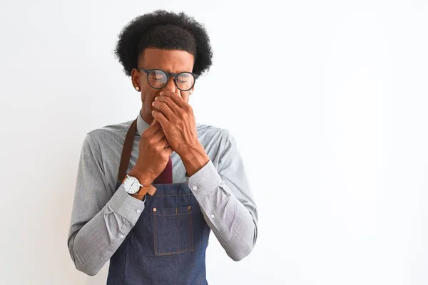 Young African American Shopkeeper Man Wearing Apron Glasses Isolated White — Stok fotoğraf