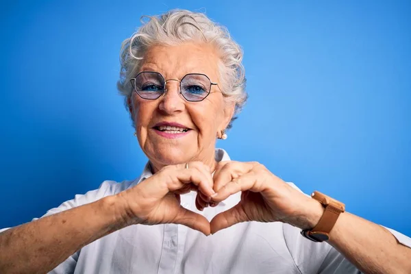 Senior Beautiful Woman Wearing Elegant Shirt Glasses Isolated Blue Background — Stok fotoğraf