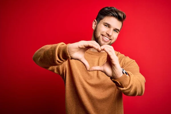 Joven Hombre Rubio Con Barba Ojos Azules Usando Suéter Casual — Foto de Stock